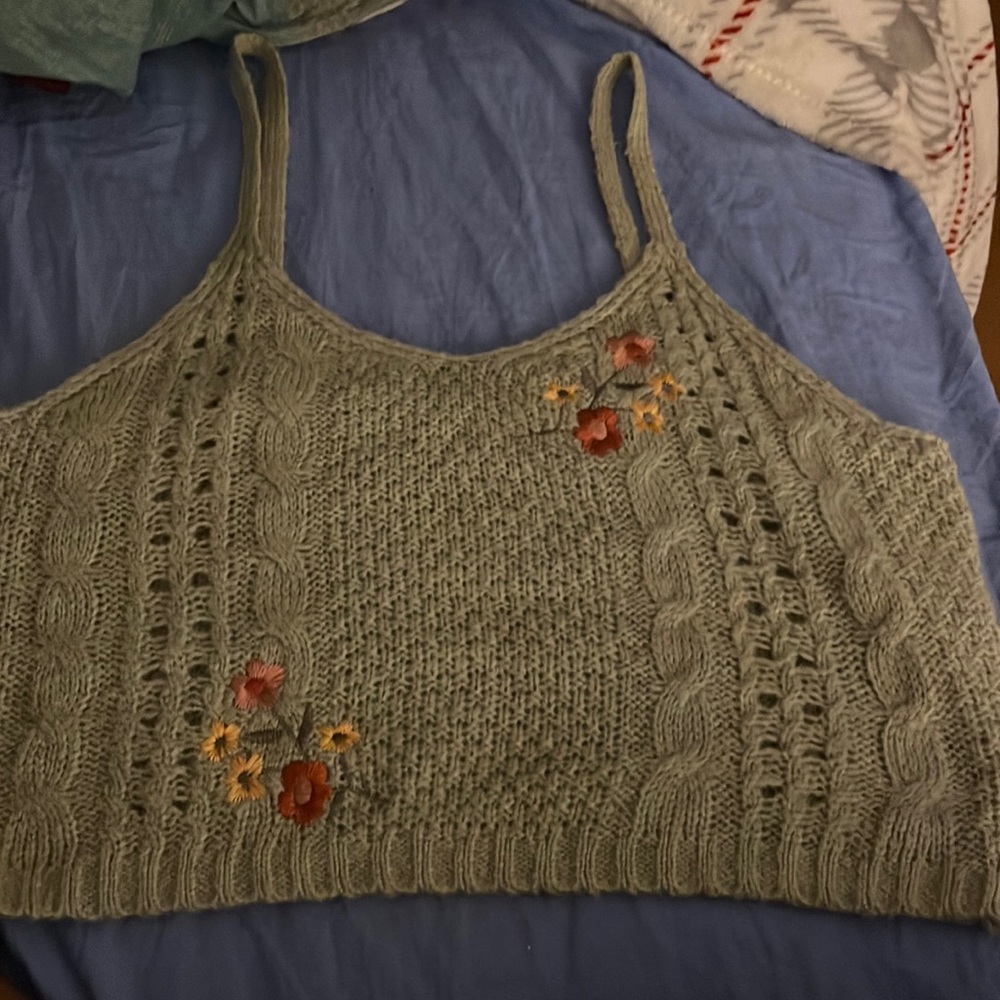 belk wool green flower crop tank, never worn!